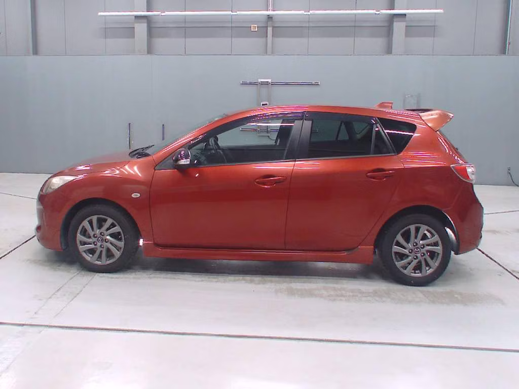 MAZDA AXELA
