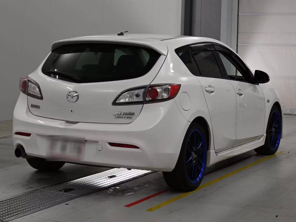 MAZDA AXELA