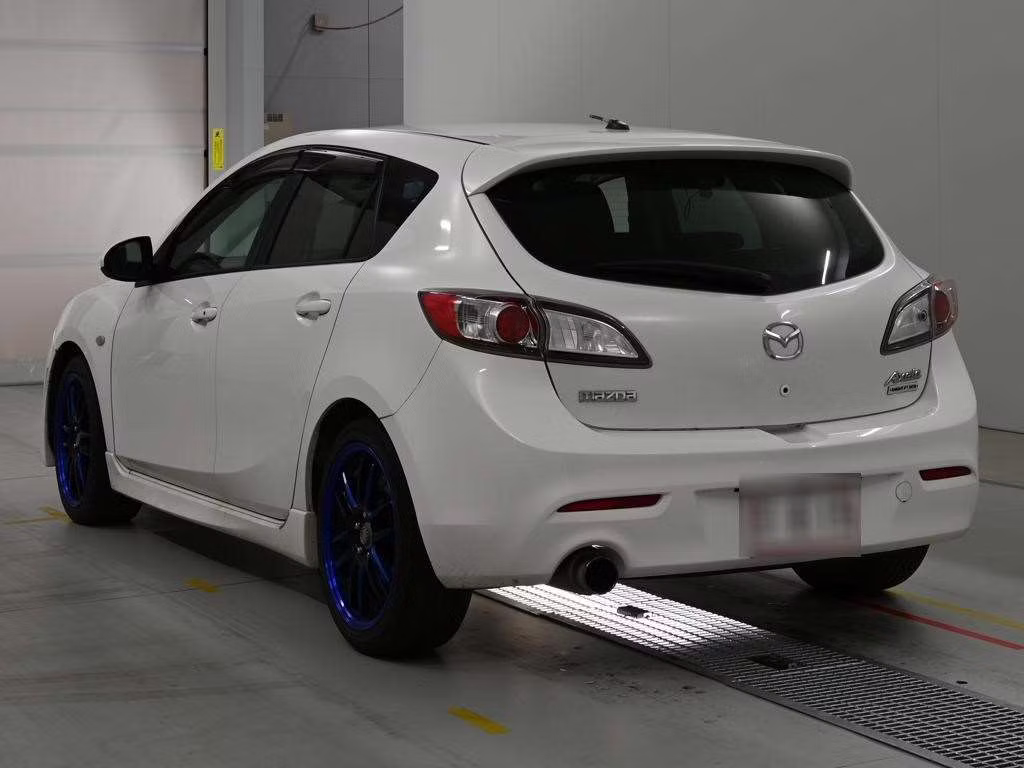 MAZDA AXELA