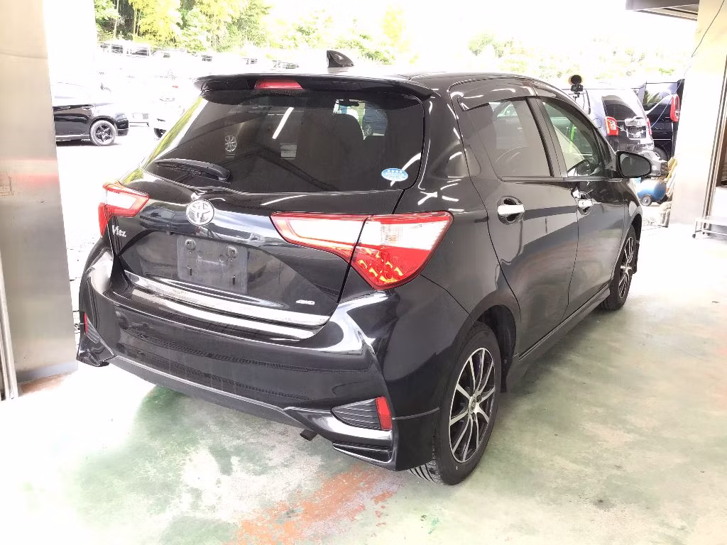 TOYOTA VITZ