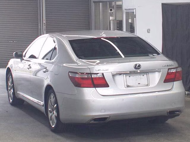 LEXUS LS600H