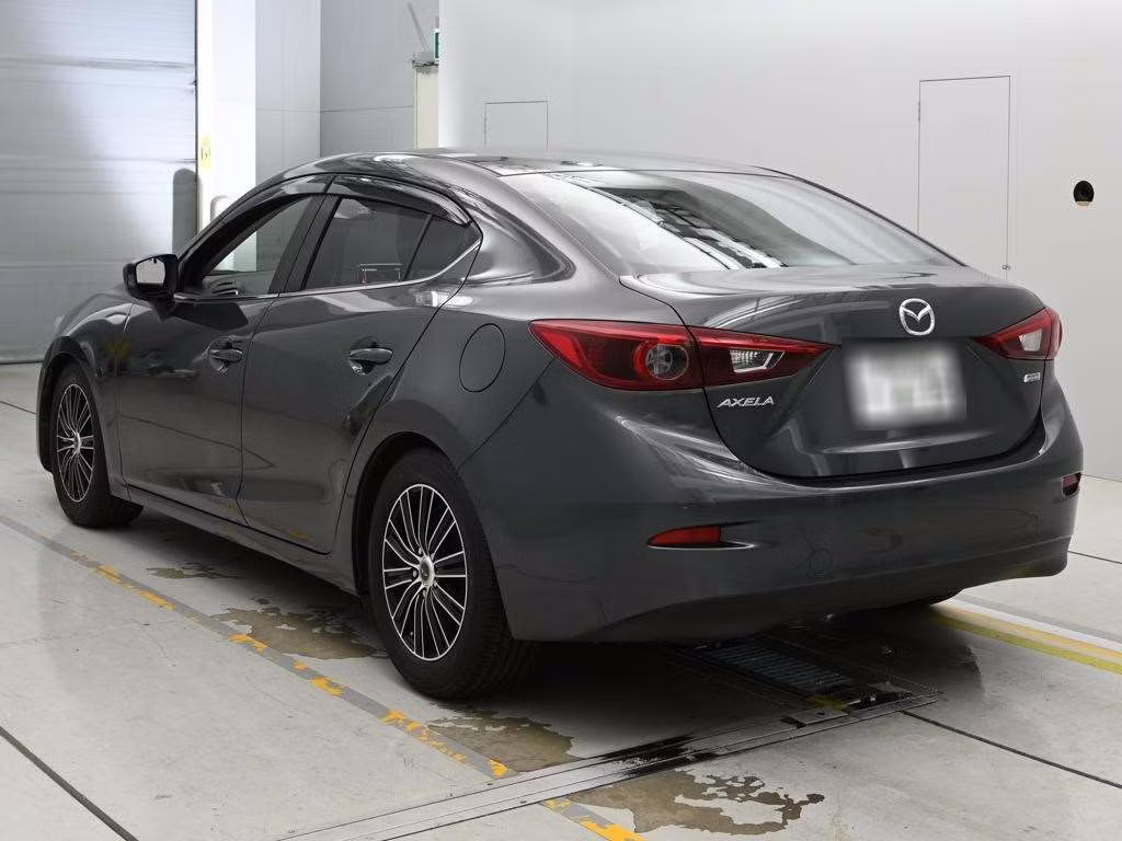 MAZDA AXELA
