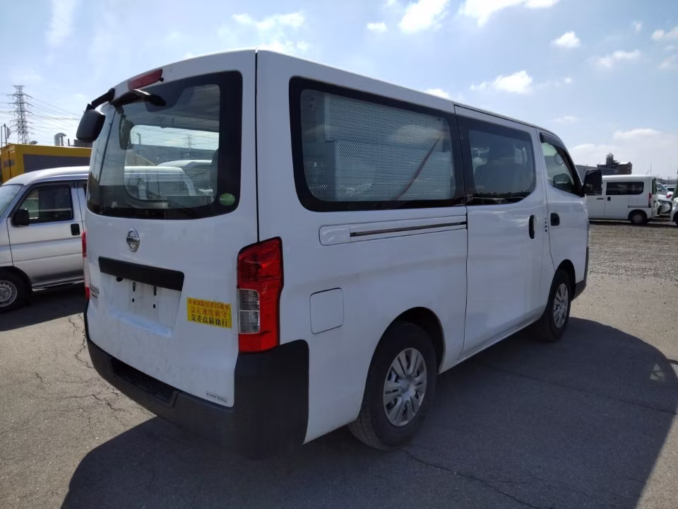 NISSAN NV350 CARAVAN