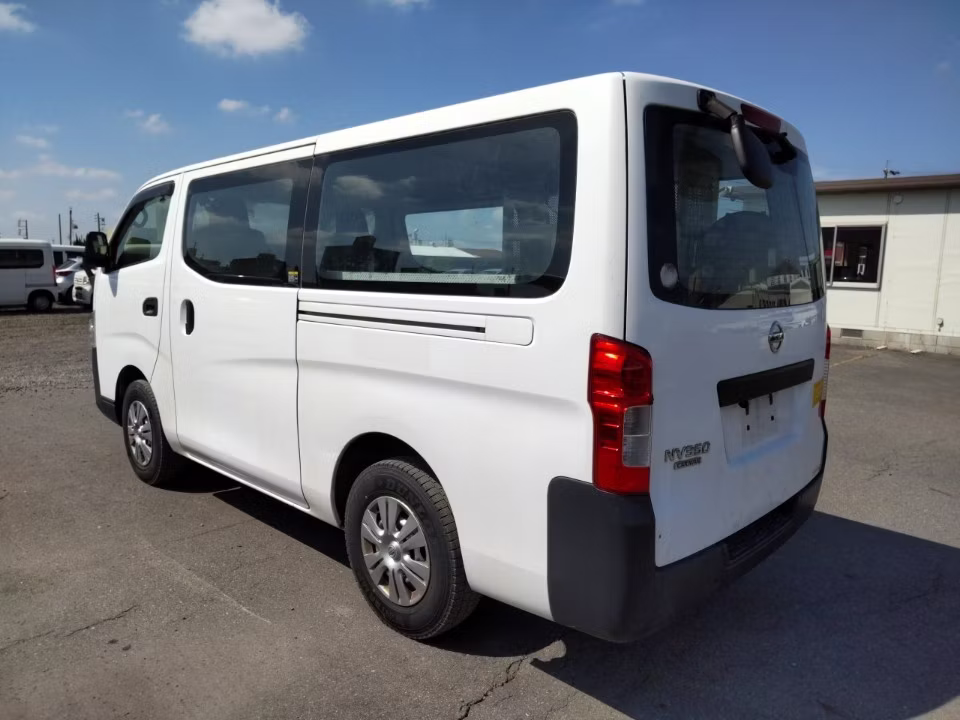 NISSAN NV350 CARAVAN