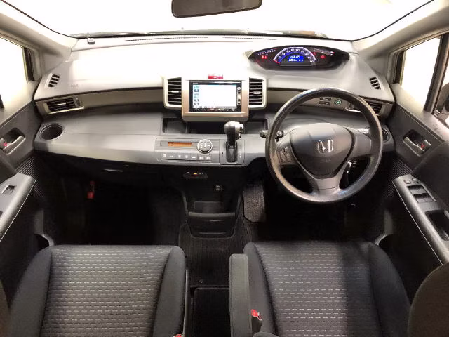 HONDA FREED SPIKE