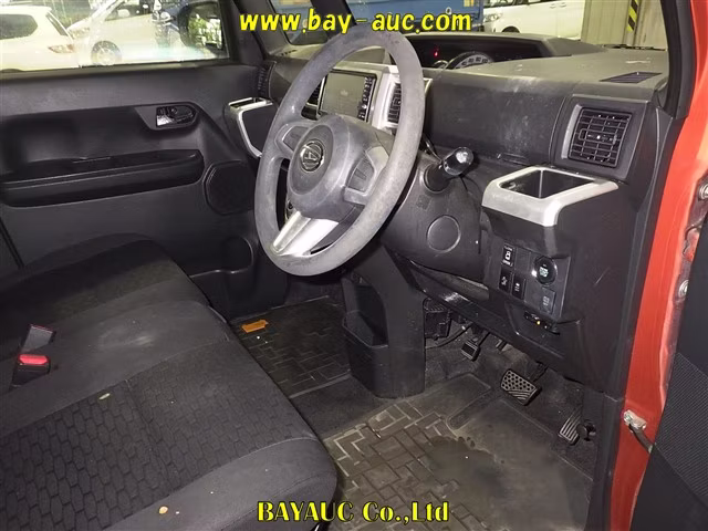 DAIHATSU WAKE