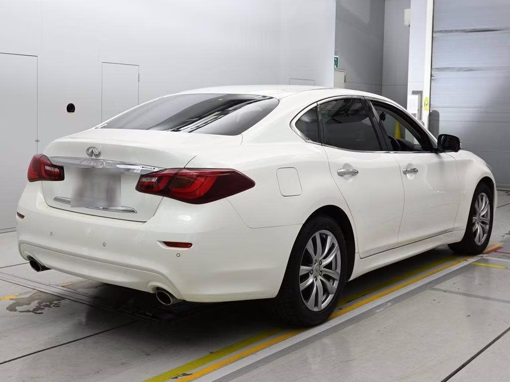 NISSAN FUGA