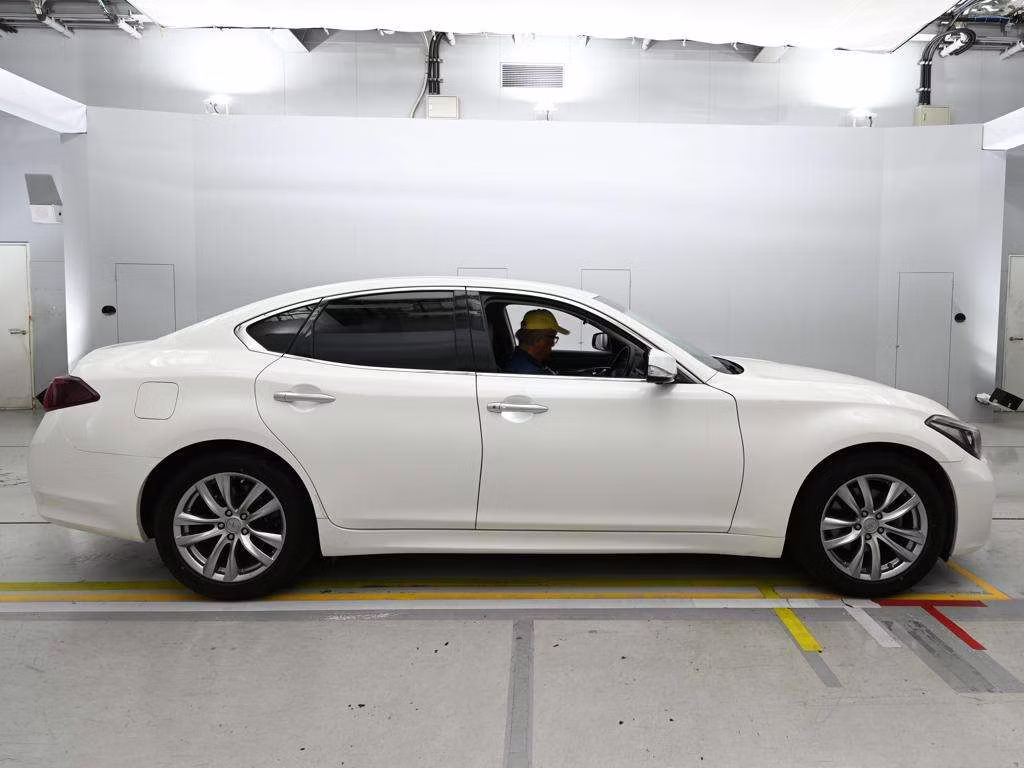NISSAN FUGA