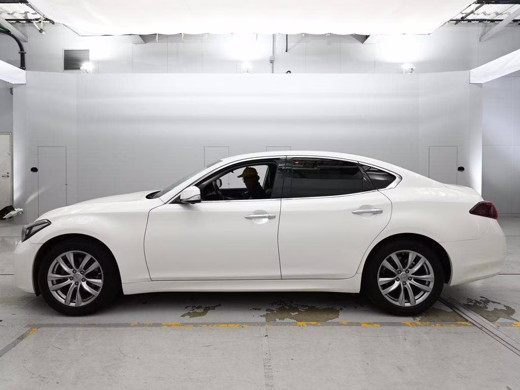 NISSAN FUGA