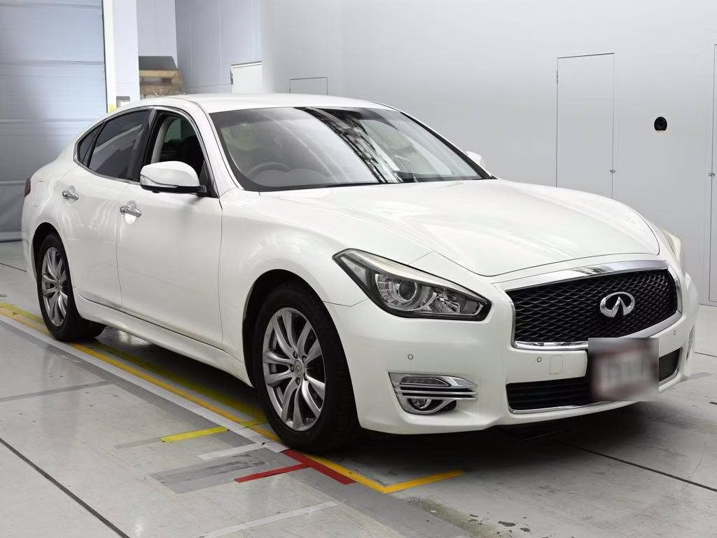 NISSAN FUGA