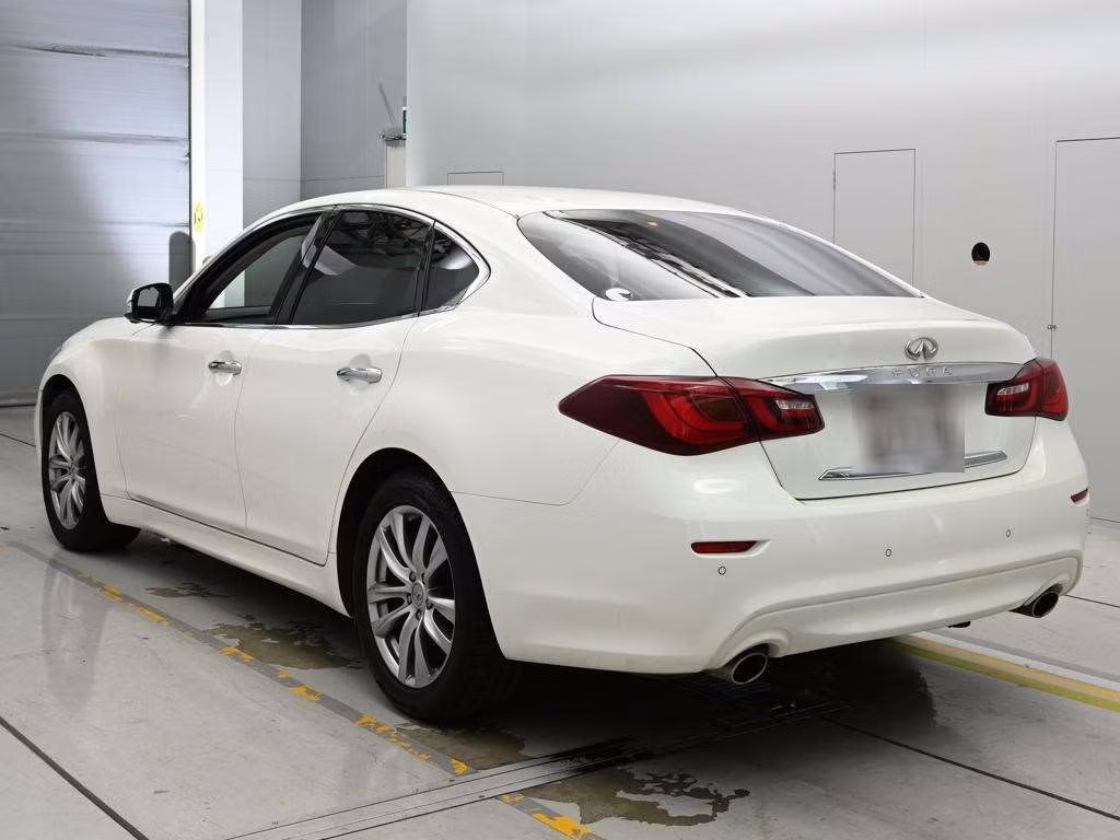 NISSAN FUGA