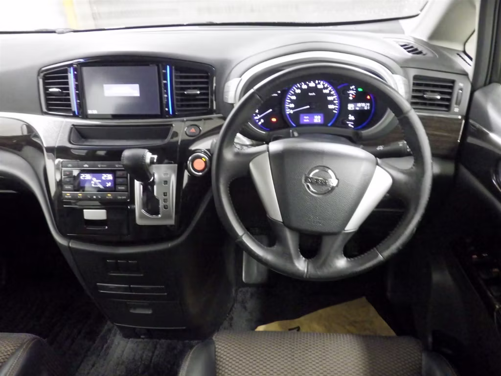 NISSAN ELGRAND