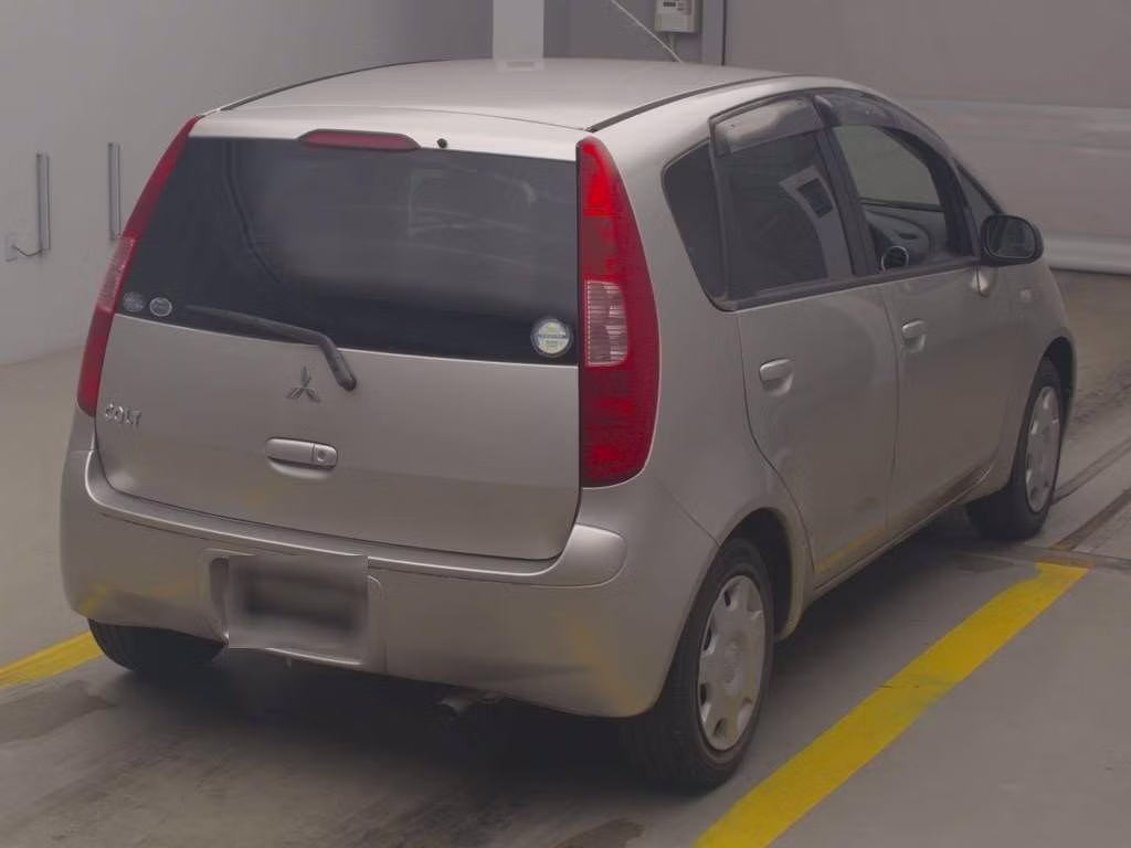 MITSUBISHI COLT