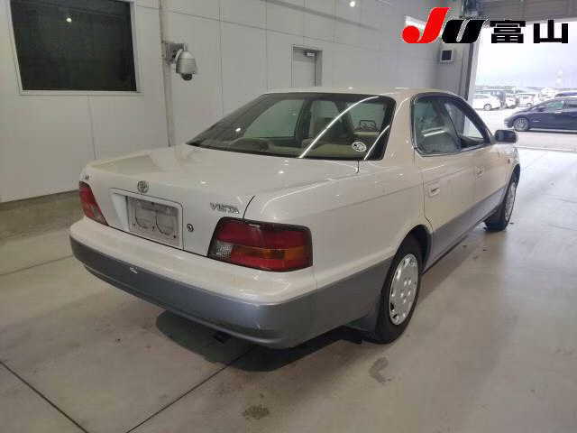 TOYOTA VISTA
