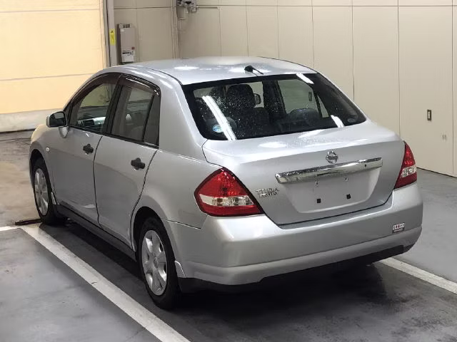 NISSAN TIIDA LATIO