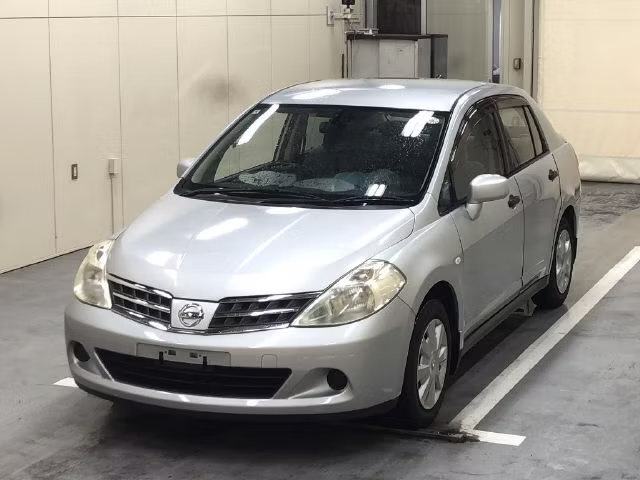 NISSAN TIIDA LATIO