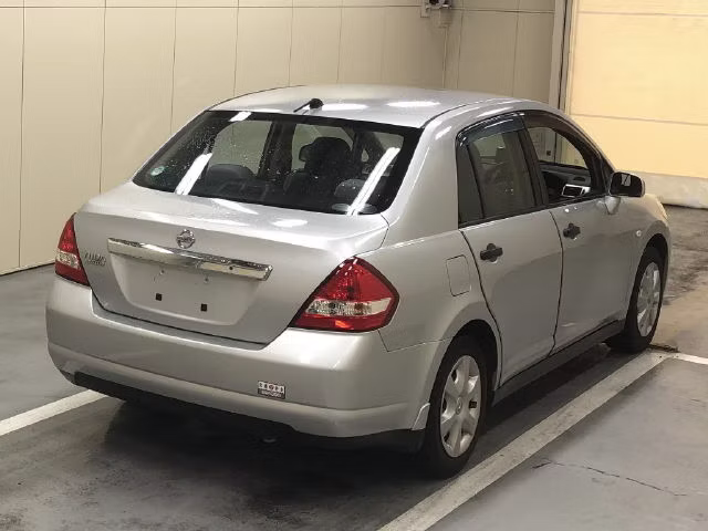 NISSAN TIIDA LATIO