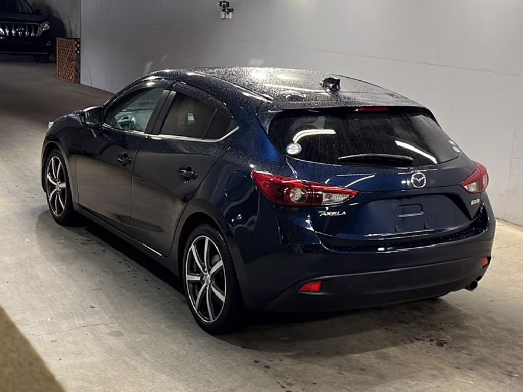MAZDA AXELA