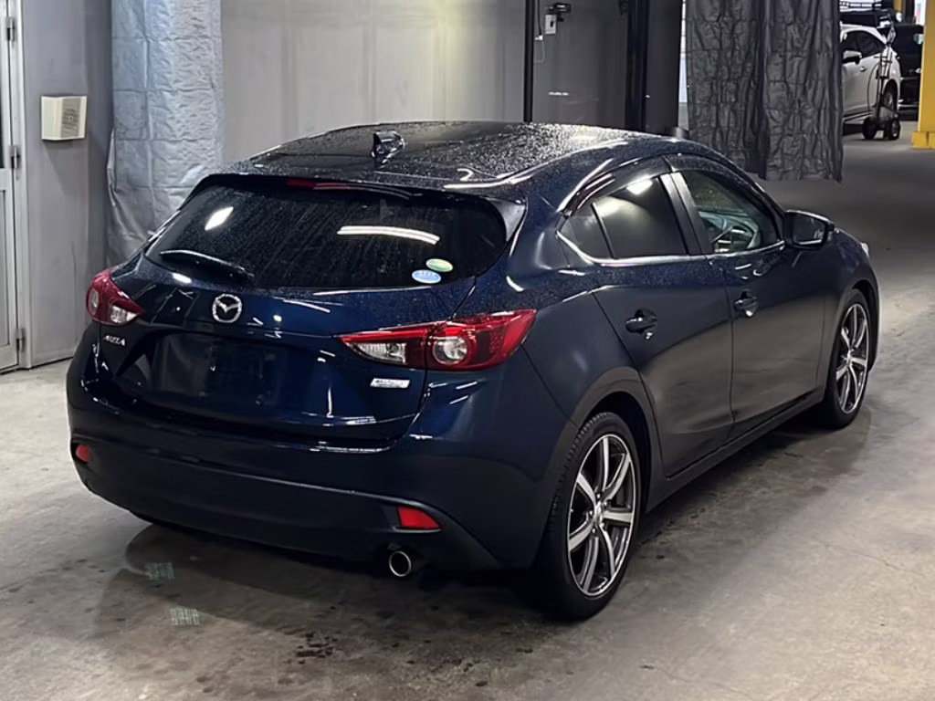 MAZDA AXELA