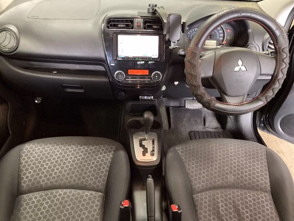 MITSUBISHI MIRAGE