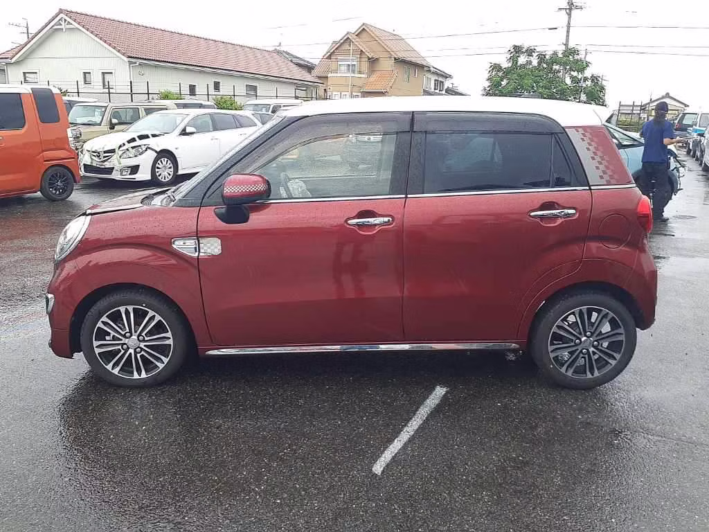 DAIHATSU CAST