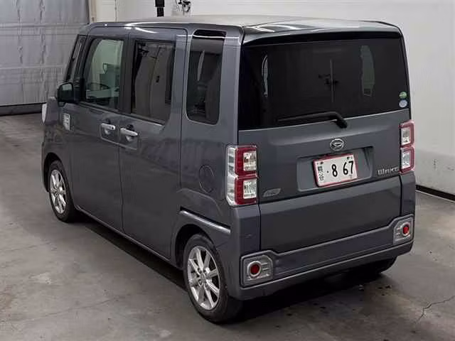 DAIHATSU WAKE