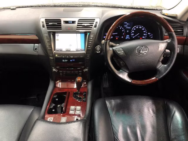 LEXUS LS460