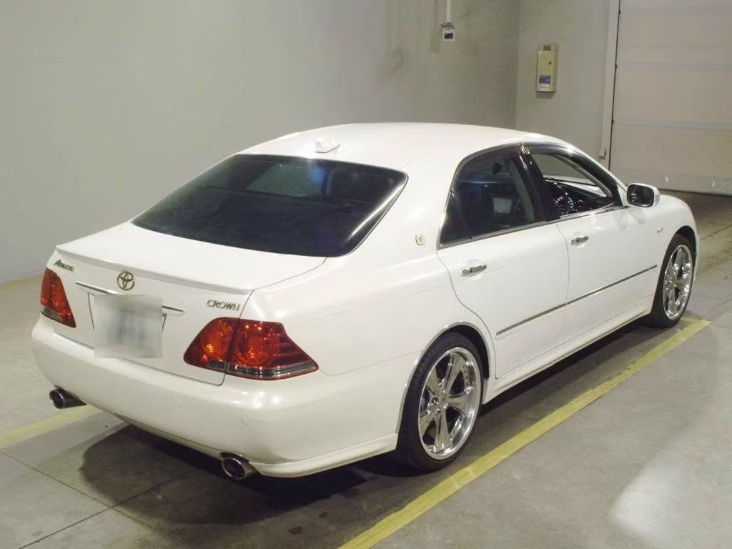 TOYOTA CROWN