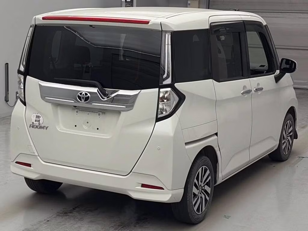 TOYOTA ROOMY