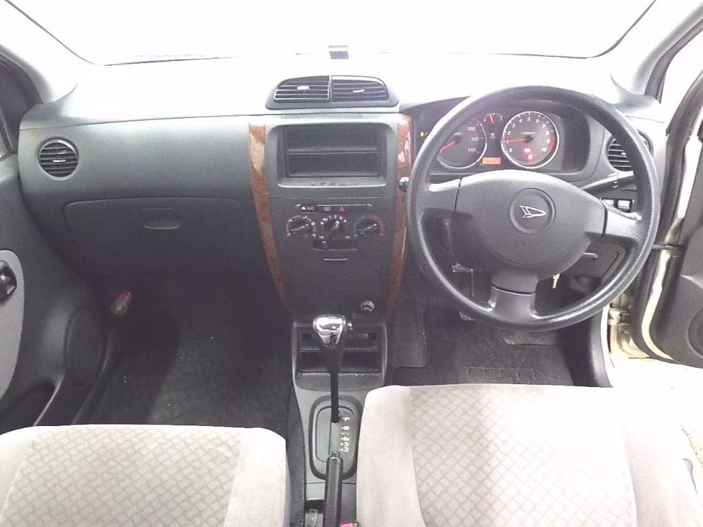 DAIHATSU MIRA AVY
