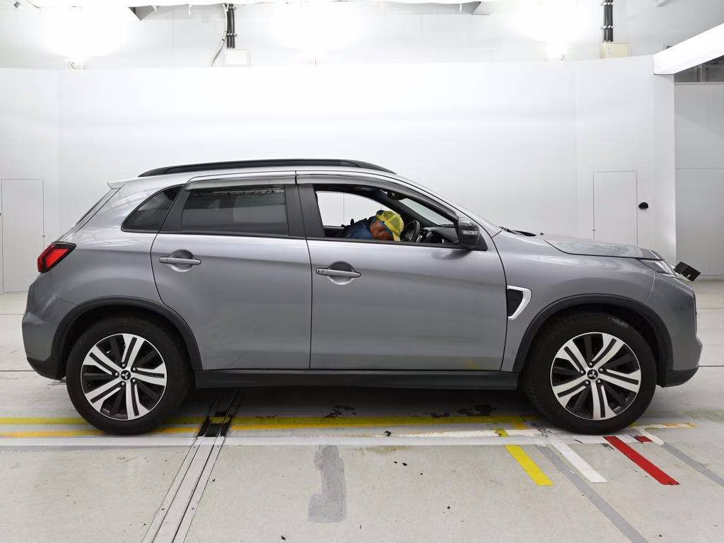 MITSUBISHI RVR