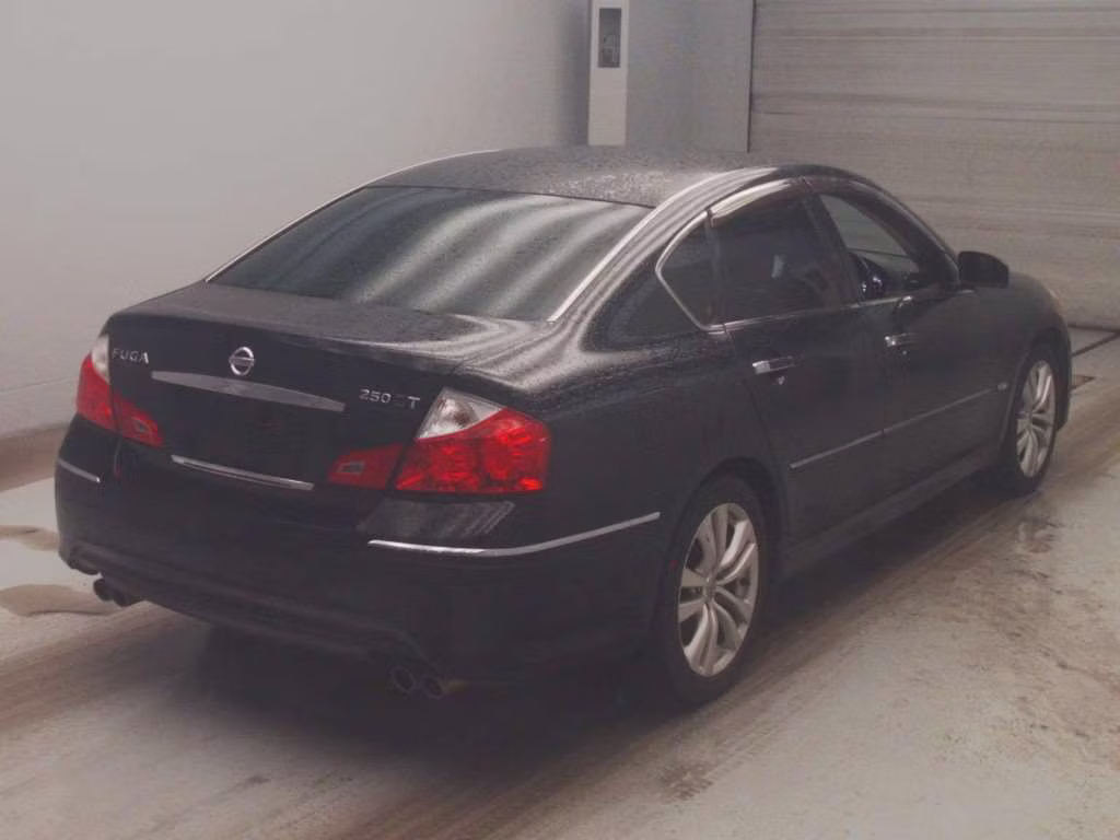 NISSAN FUGA