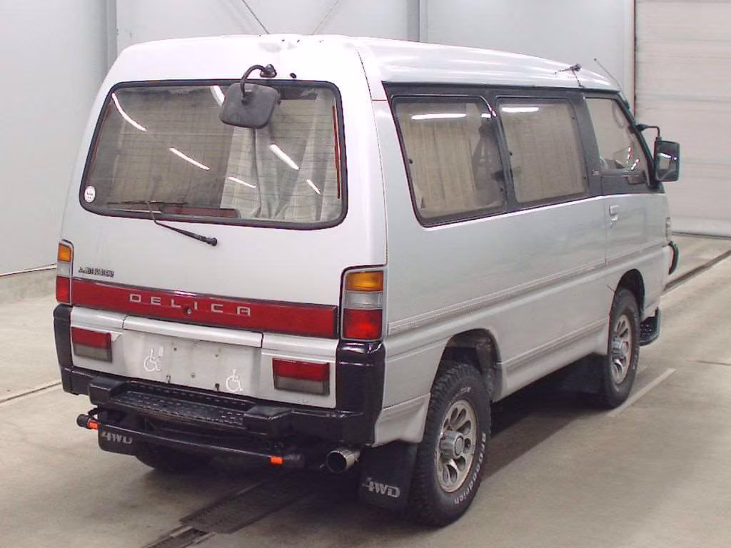 MITSUBISHI DELICA