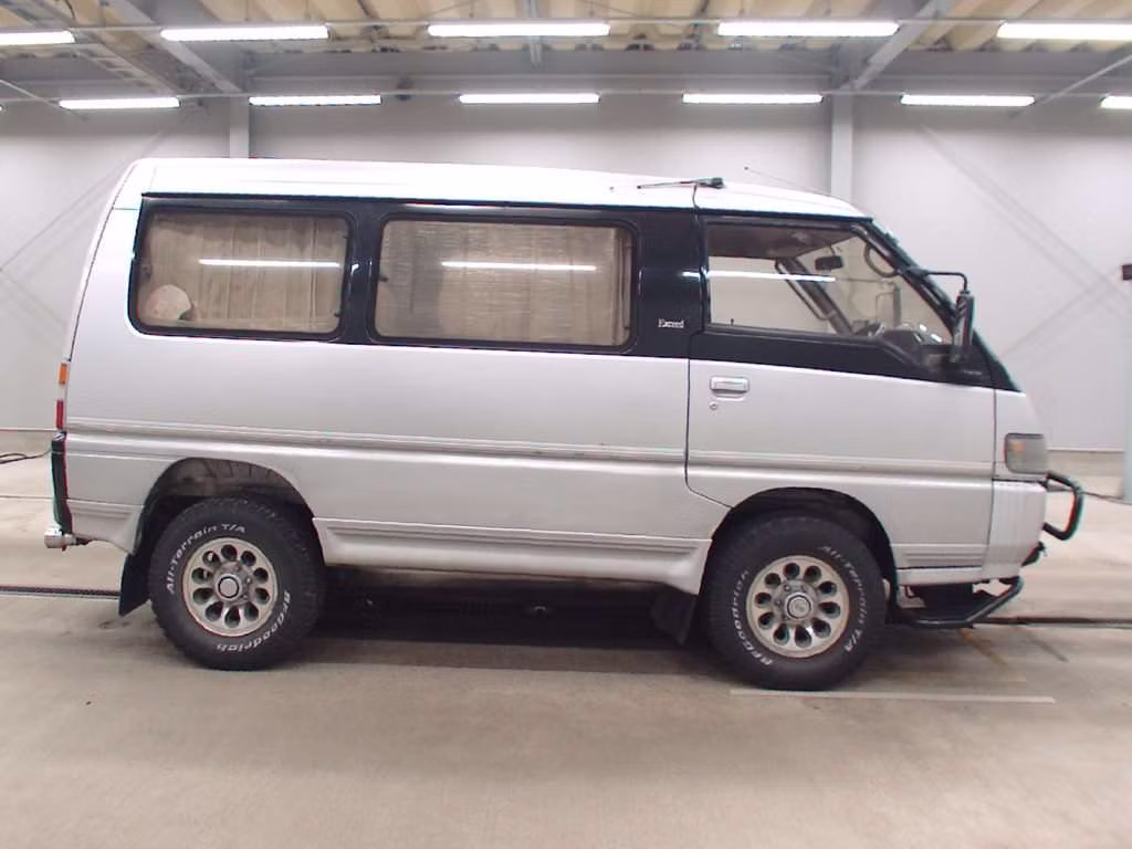 MITSUBISHI DELICA