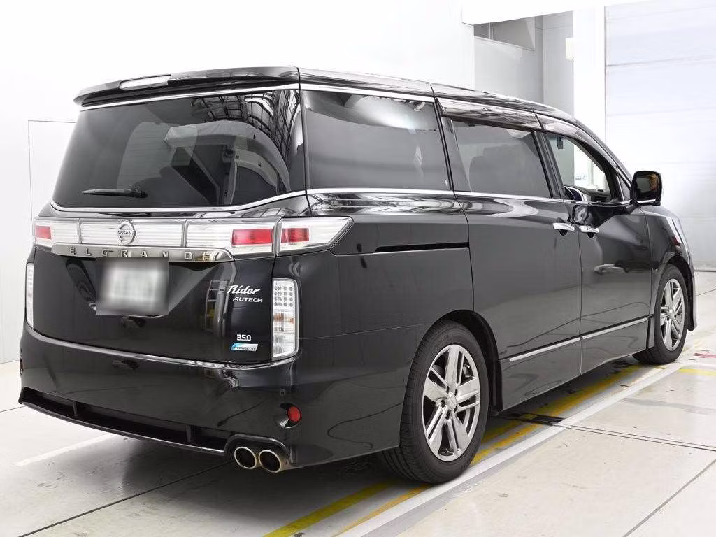 NISSAN ELGRAND
