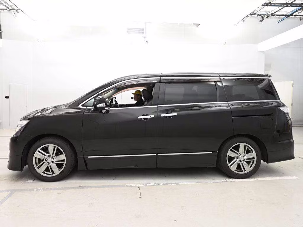 NISSAN ELGRAND