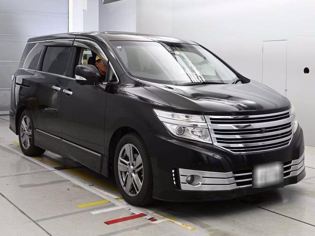NISSAN ELGRAND