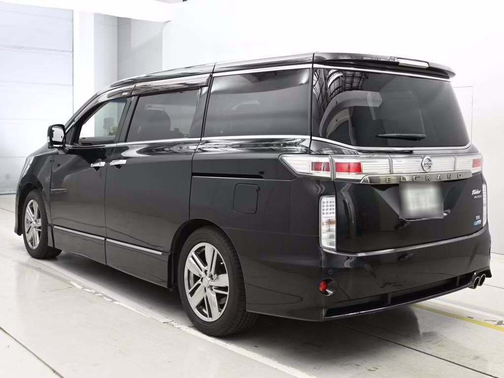 NISSAN ELGRAND
