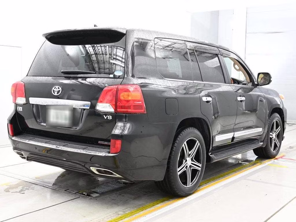 TOYOTA LAND CRUISER