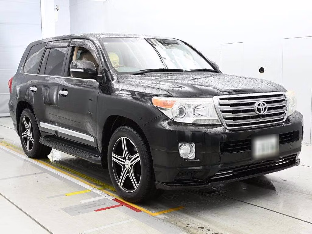 TOYOTA LAND CRUISER