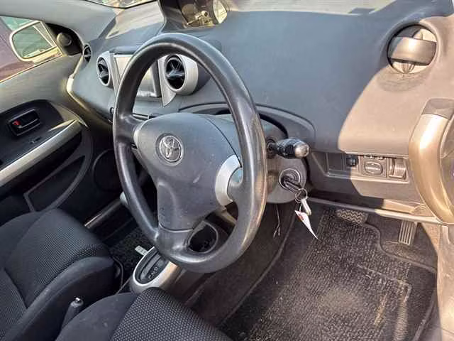 TOYOTA IST