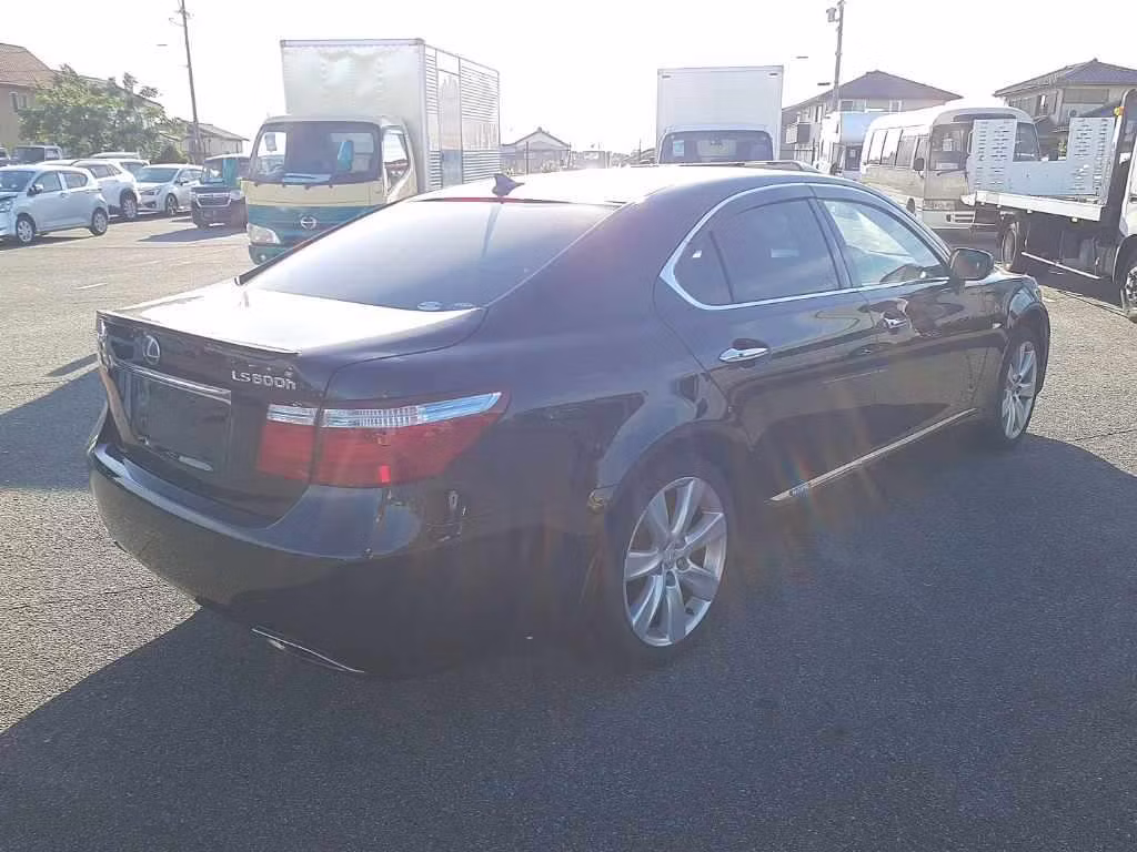 LEXUS LS600H