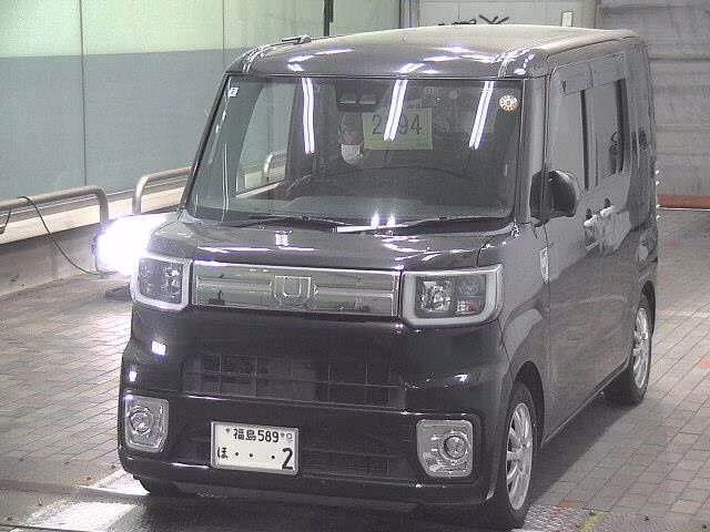 DAIHATSU WAKE