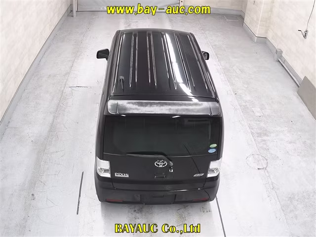 TOYOTA PIXIS SPACE
