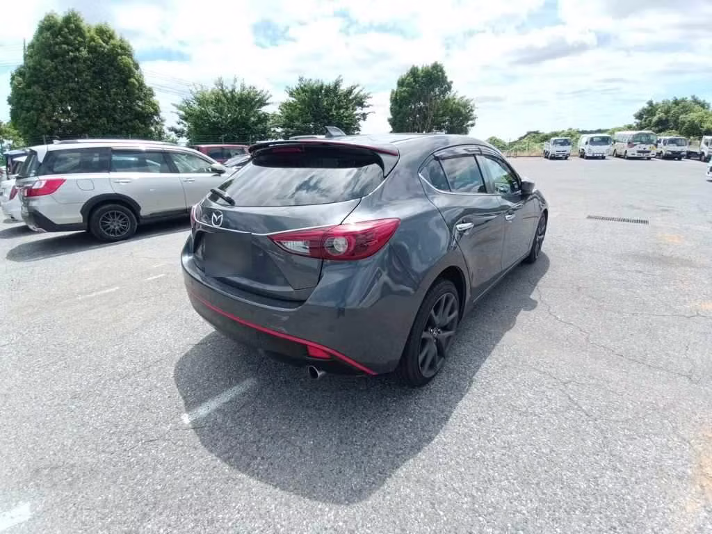 MAZDA AXELA
