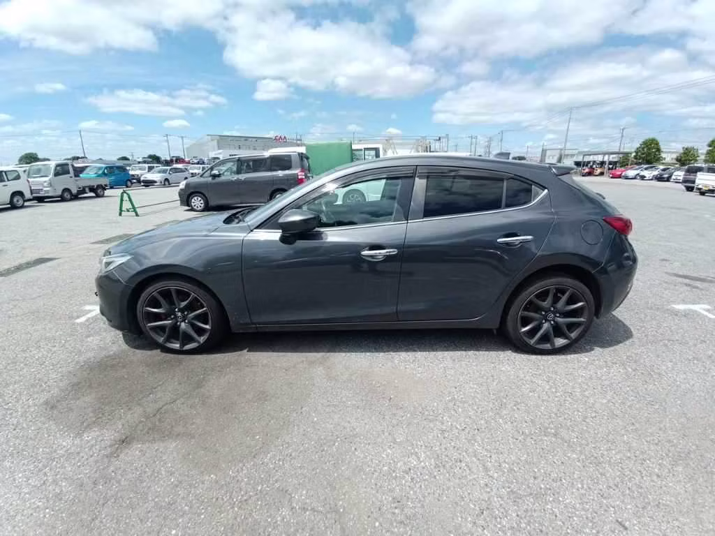MAZDA AXELA