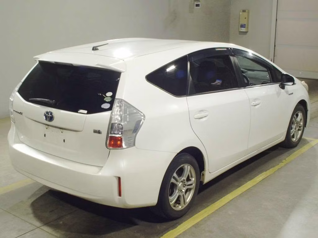 TOYOTA PRIUS ALPHA