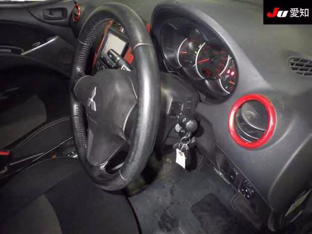 MITSUBISHI COLT