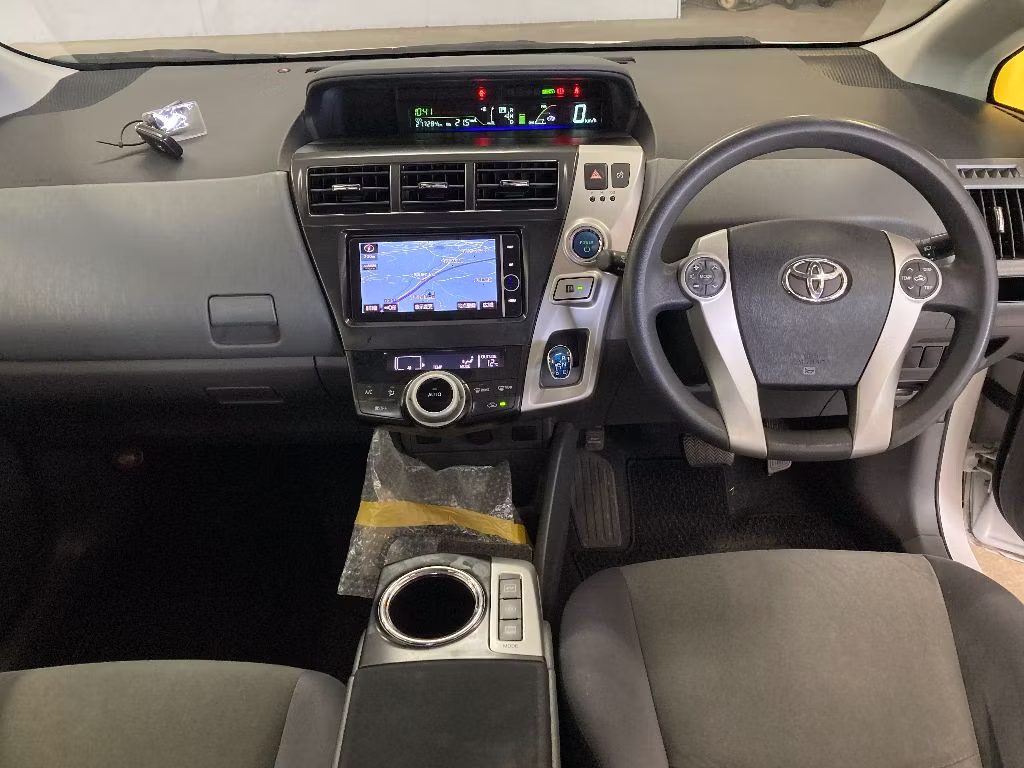 TOYOTA PRIUS ALPHA