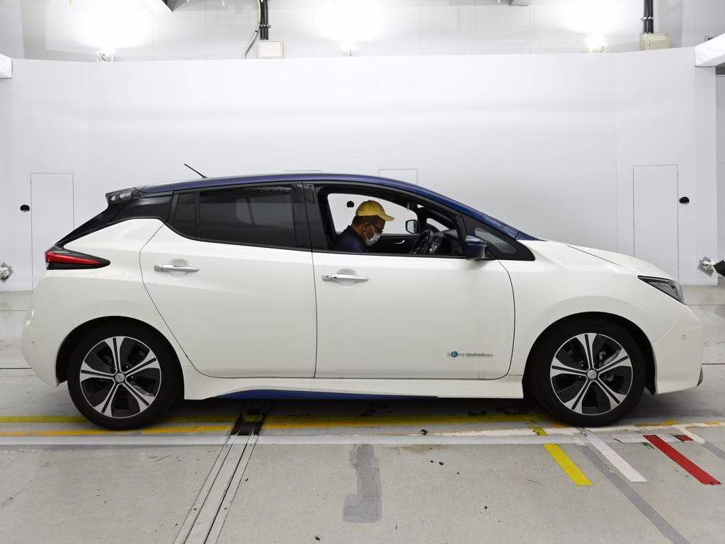 NISSAN LEAF